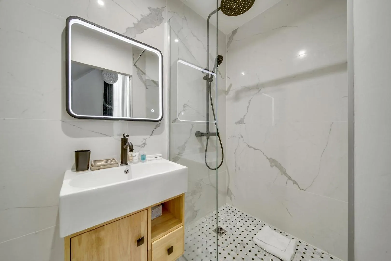 240 Suite Elysee - Superb Apartment In Paris France